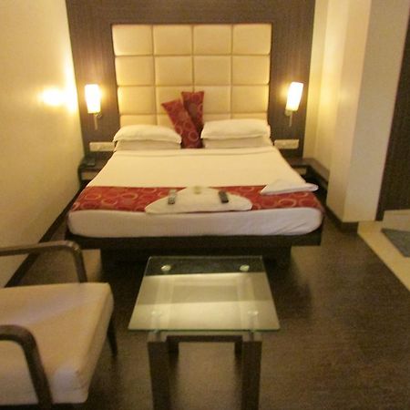 Hotel Mourya Residency Thane Exterior foto