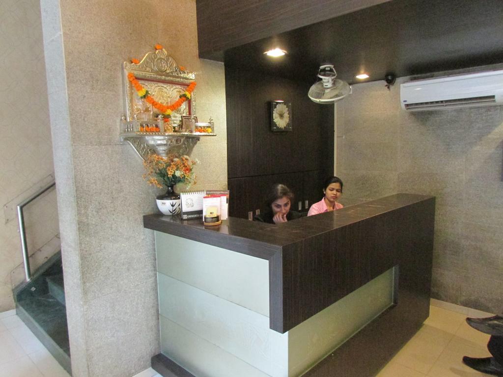 Hotel Mourya Residency Thane Exterior foto