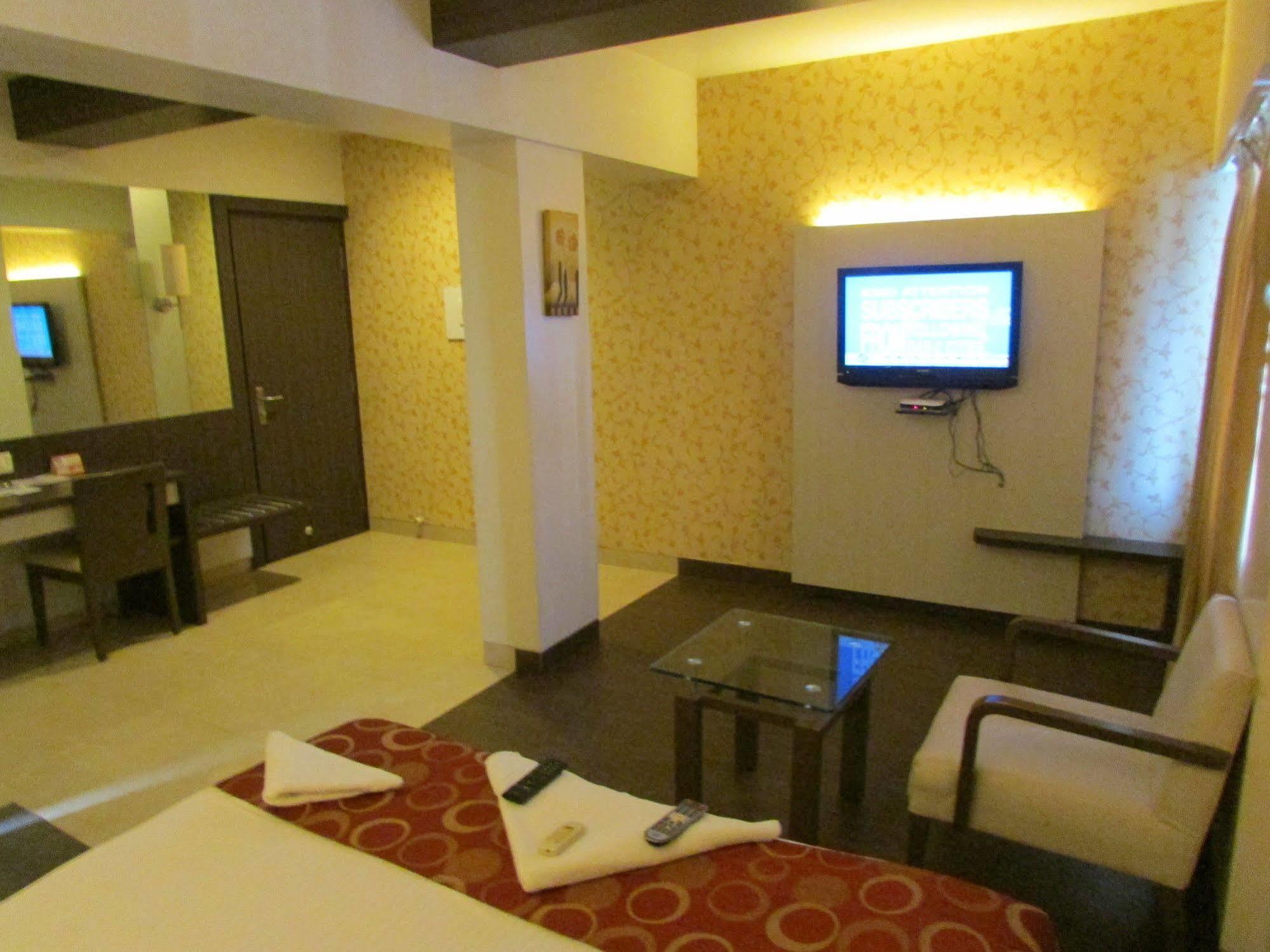 Hotel Mourya Residency Thane Exterior foto