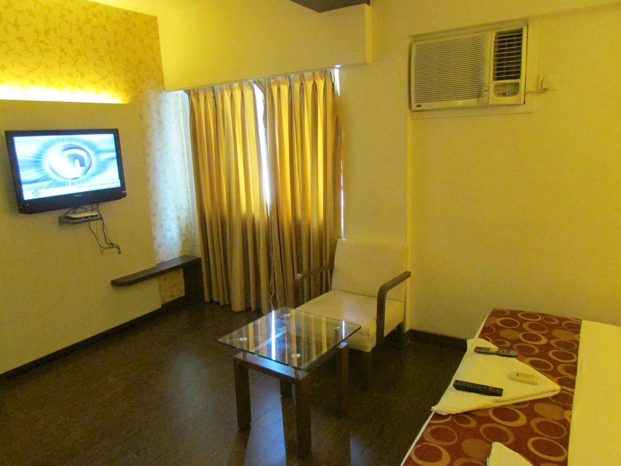 Hotel Mourya Residency Thane Exterior foto
